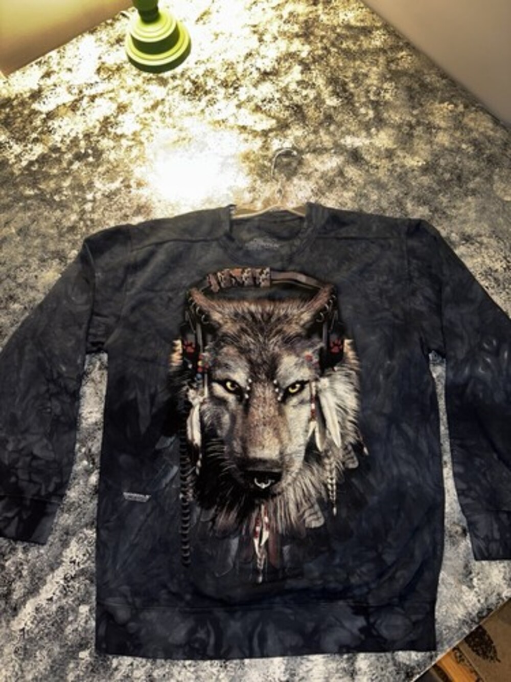 The Mountain Native American Theme Wolf Headphones Crewneck Men’s L 2011